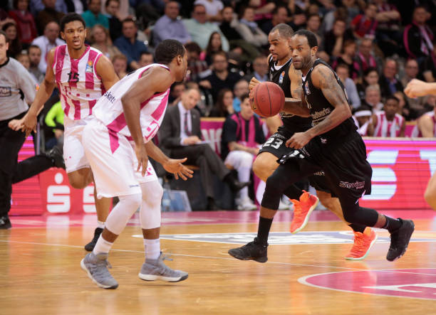 克里斯蒂亚 克里斯蒂亚