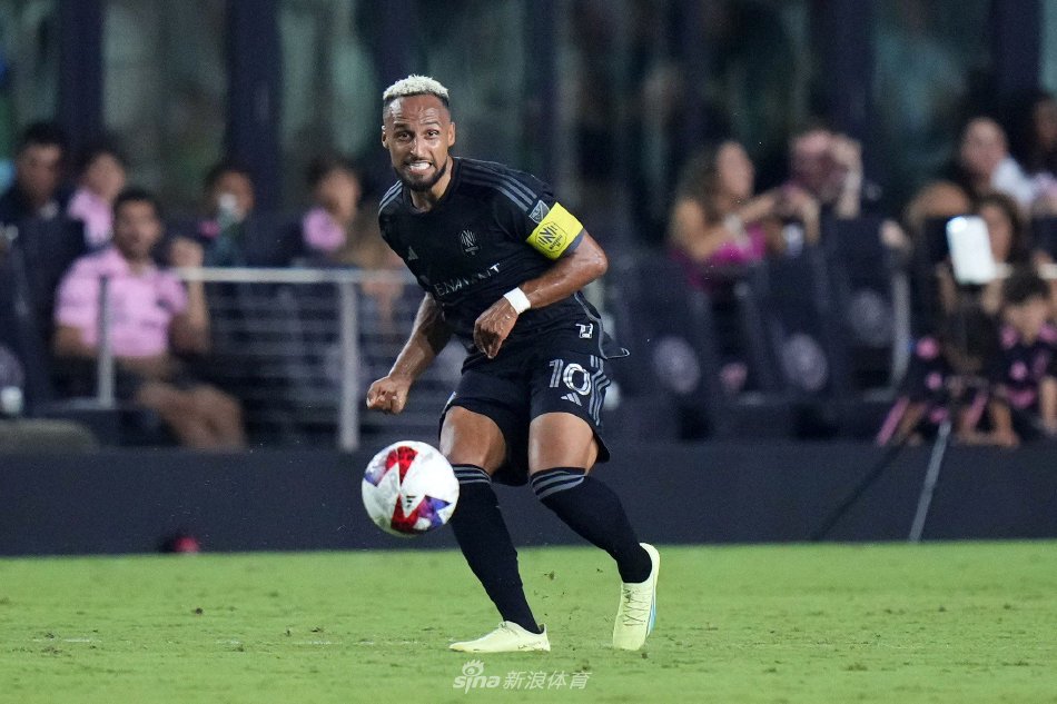 有媒体人举 有媒体人举